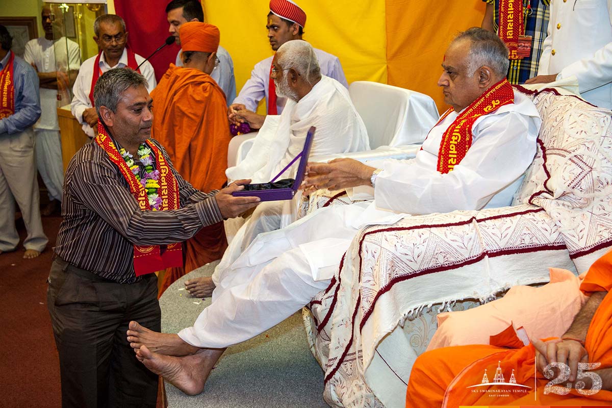 ©1987-2017 SKS Swaminarayan Temple East London